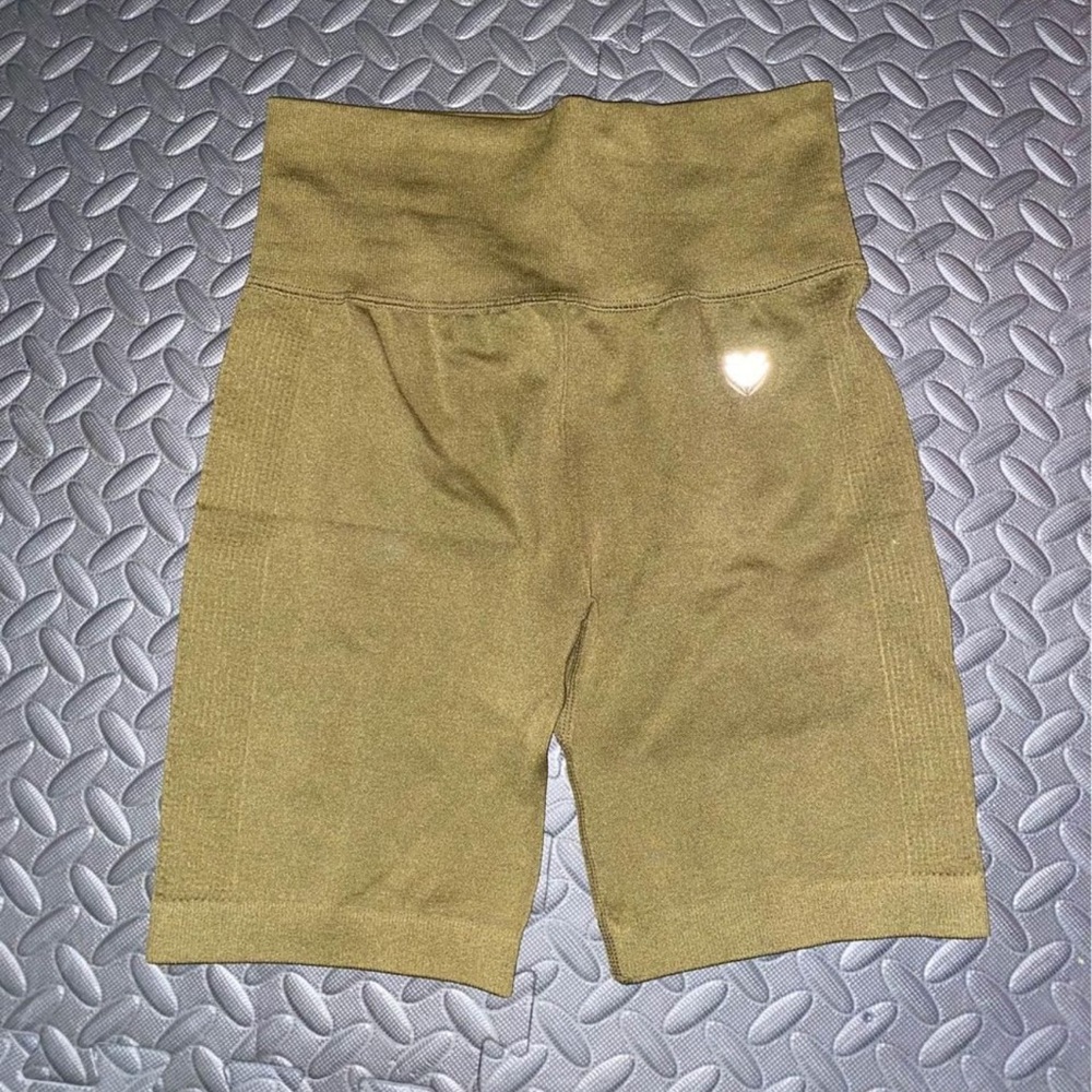 Super cute women size small, biker shorts #bikershorts